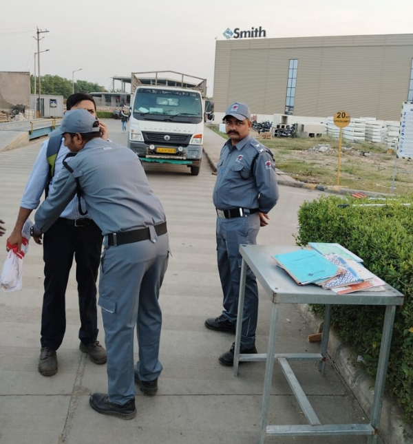 SECRET & COMMERCIAL INVESTIGATION